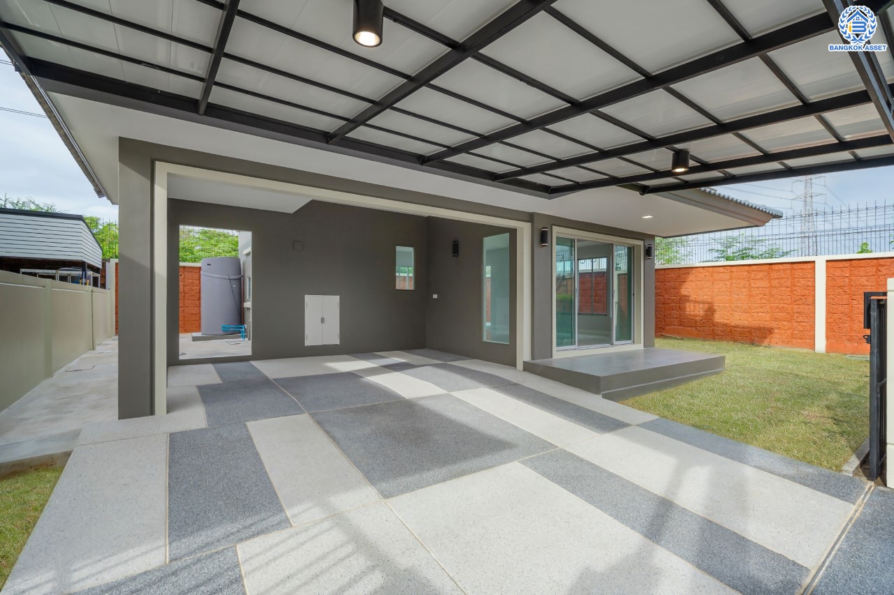 บ้านมือสองตกแต่งใหม่ แบรนด์ LH ม.ชัยพฤกษ์ เพชรเกษม81 พร้อมรองรับทุกความสุข บนเนื้อที่ 50.3 ตร.ว. ฟังก์ชัน 3 ห้องนอน 2 ห้องน้ำ 2 ที่จอด บนทำเลใกล้ The Mall บางแค รถไฟฟ้า "สถานีหลักสอง" ทางด่วน "พระราม2" และเชื่อมสู่ ถ.พุทธมณฑลสาย4 เพียง 5 นาที*